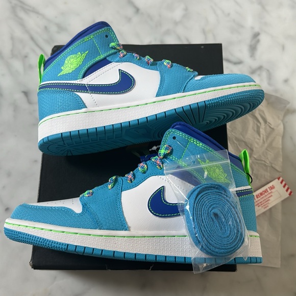 NIB Air Jordan 1 Mid SE ‘Sprite’ - Picture 3 of 5